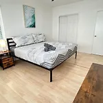Retro Charm With Modern Comfort Miami Beach