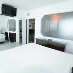 Castle 727 Studio With Balcony And Ocean View, Pool, Tennis, Beach Access, Free Parking