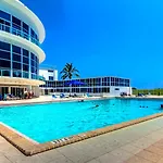Castle Ph11 Penthouse With Balcony, Free Parking, Pool, Tennis, Beach Access