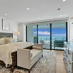 Waterfront Residence With Panoramic Bay Views In Miami