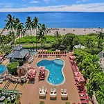 Spacious Ocean View Condo Beach Service 803