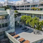 Stylish Ocean Dr Apt W/ 2 Queen Beds, Across Beach