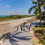 Ocean Drive Beach Fun, W/2 Queen Beds South Beach