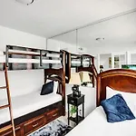 Perfect Ocean View Condo Beach Service 1109