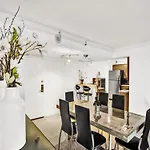 Stylish Ocean Beach Retreat Beach Service 1009