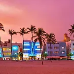 Miami Beach Home, 7 Guests, Steps From The Beach