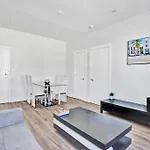 Miami Beach Home, 7 Guests, Steps From The Beach