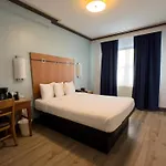 Majestic Hotel South Beach