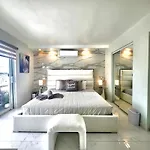 Luxurious Waterfront Apartment With Free Parking 5Min Drive To Miami Brach
