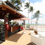 Castle 835 Oceanview Studio On Beach With Pool, Gym, Bars, And Free Parking