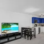 Miami Beach Vacation Home, Nightlife, Dining