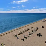 Cozy Ocean View Condo Beach Service 617