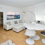 Art Deco Washingthon Apartment