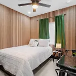 Baybreeze Apartments By Lowkl