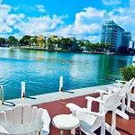 1Br 2Ba Beach Condo Parking Wifi