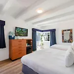 Ocean Spray Hotel