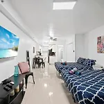 Escape 2 Beach, Ocean Dr Deco Apt With 2 Queen Beds