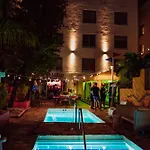 Viajero Miami (Adults Only)