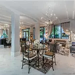 What are the best hotels near South Beach?