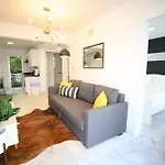 South Beach 2 Bedroom Family Pet Friendly Apartment With Free Parking On Premise