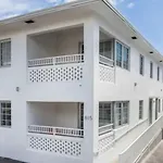South Beach 2 Bedroom Family & Pet Friendly Apartment With Balcony & Free Parking