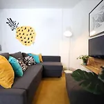 South Beach Steps To Ocean Drive Free Parking & Pet Friendly