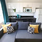 2 Bedroom Apartment 3 Minute Walk To South Beach & Ocean Drive