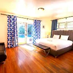 L\'Etoile Apartments Part Of The Oasis Casita Collection
