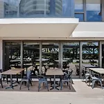 High Floor 2Bd With Beach Service 1616