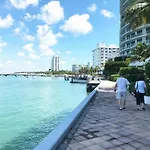 South Beach 2 Bedroom Family & Pet Friendly Apartment With Balcony & Free Parking