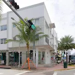 Great 1Bedroom Renovated 1 Minute From The Beach