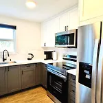 Homey Haven In Vibrant South Beach