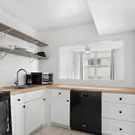 Bay Harbor Sunset Apt 5C