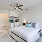 Best Location By The Beach ! Free Wifi - Tv - All Amenities