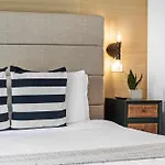 Luxuri Suites 213 In Miami Beach