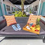 Seaside All Suites Hotel