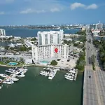 Bayshore Bliss- Cozy Space & Bay Views