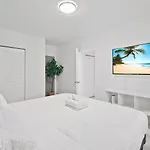 Coastal Retreat 6 Guests Miami Beach