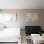 Castle 519 Bayview Modern Studio With Pool, Beach Access, Tennis And Free Parking