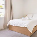 2 Bdr And 1 Bth Chic And Cozy Apartment On Collins Ave