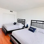 Oceanfront Luxury Miami Escape Pool&Gym