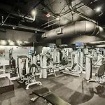 Classic Resort Amenities Condo Steps From The Beach With Gym And Pool 1208