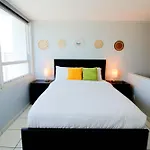 Castle 1221 Large Studio With Free Parking, Pool, Tennis, Beach Access, Tiki Bar...