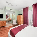 Catalina Hotel & Beach Club