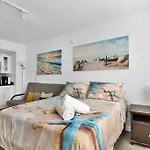Sunny Studio Oasis Miami Beach Tranquil Hideaway
