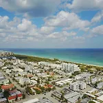 Miami Beach Byron Suites