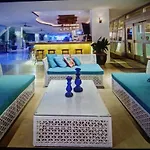 Sobe Ocean Drive Suites
