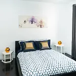 Sage On Ocean Drive Apartments