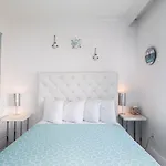 Holiday Apartment On Lincoln Road