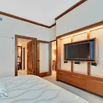 Oceanfront 2Br In North Beach By Sonder